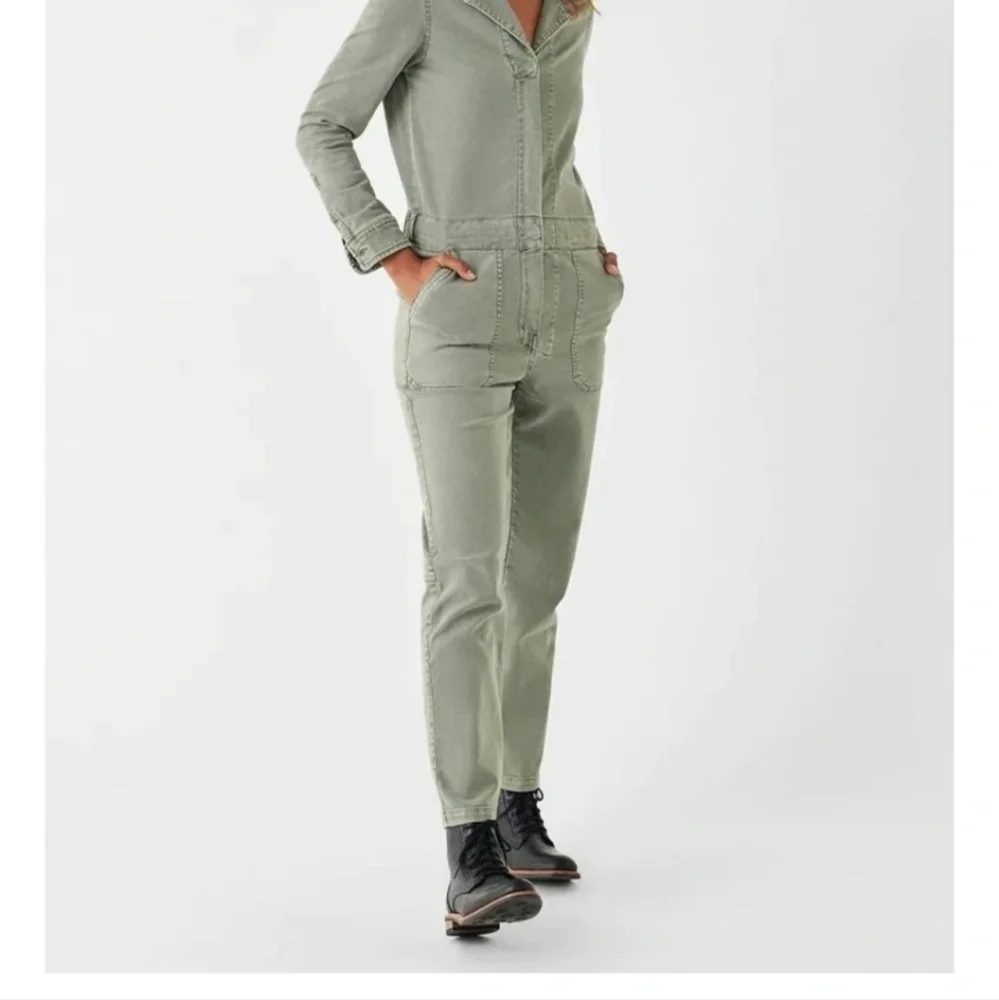 - FAHERTY SZ 6  OVERLAND  TWILL DISTRESSED OKIVE GREEN ZIP UP JUMPSUIUIT $289 - Picture 4 of 14